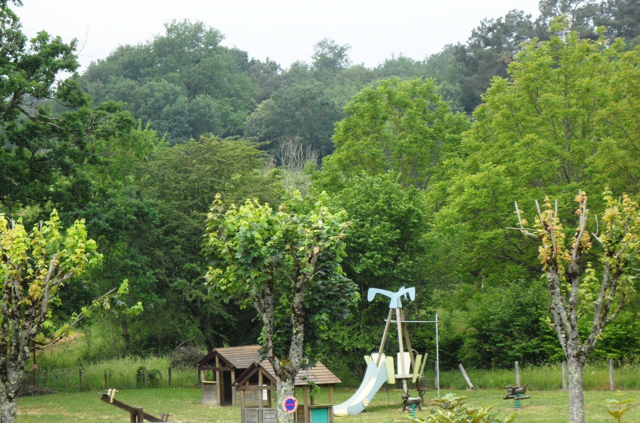 Vtf Le Domaine Du Peyrichoux Hotel Singleyrac Buitenkant foto